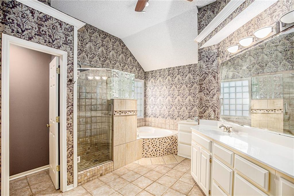 11308 W 143rd Terrace Property Photo 7