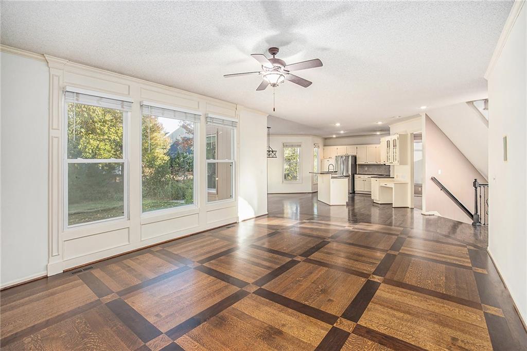 11308 W 143rd Terrace Property Photo 19