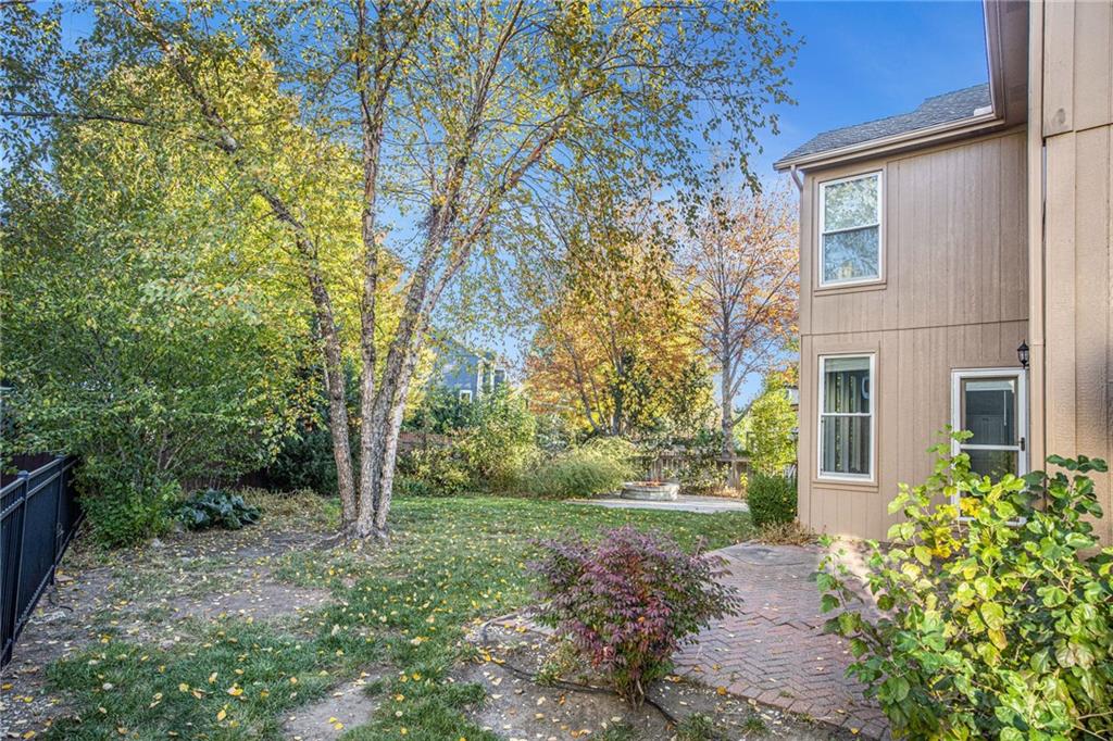 11308 W 143rd Terrace Property Photo 31