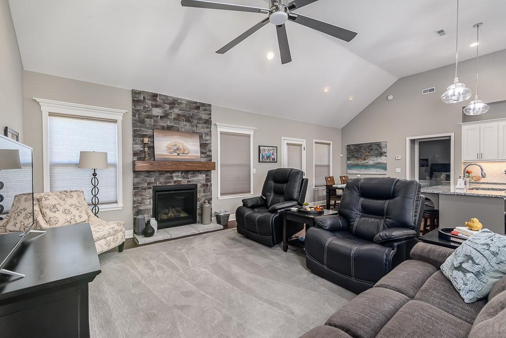 2809 E Cedar Place Property Photo 5