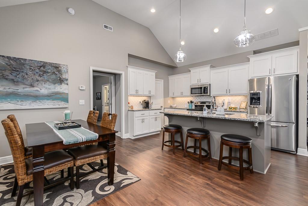 2809 E Cedar Place Property Photo 8