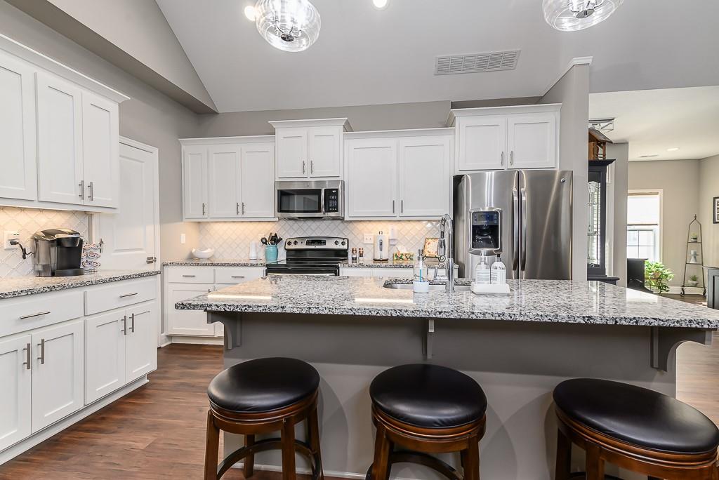 2809 E Cedar Place Property Photo 9