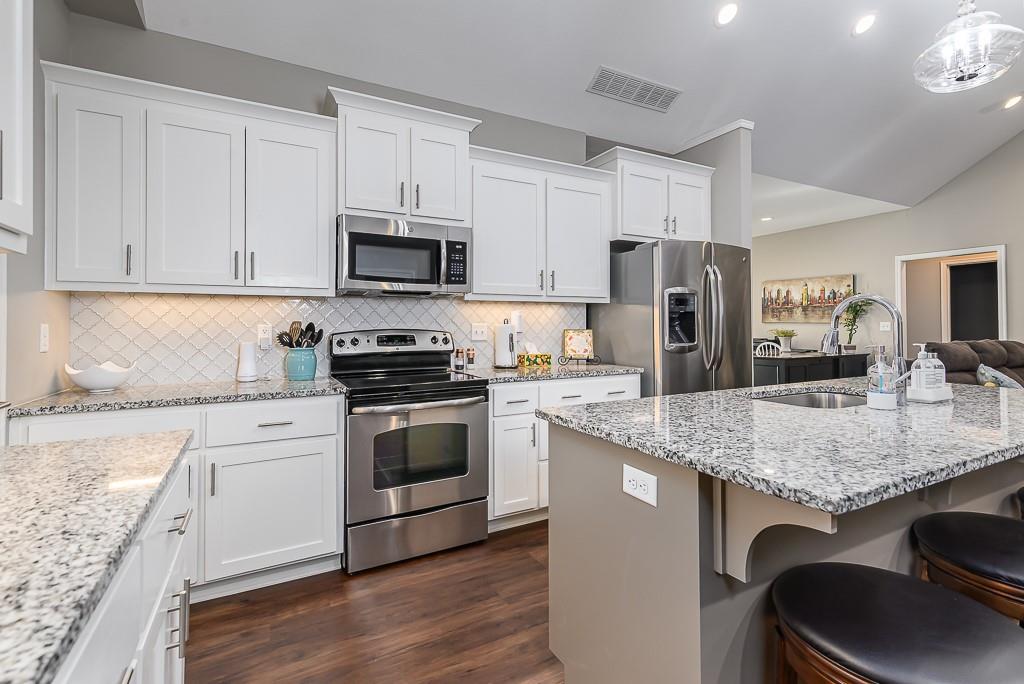 2809 E Cedar Place Property Photo 10