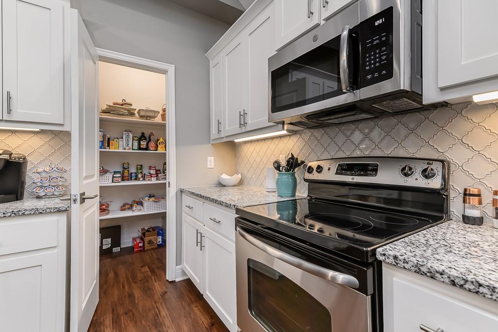 2809 E Cedar Place Property Photo 13