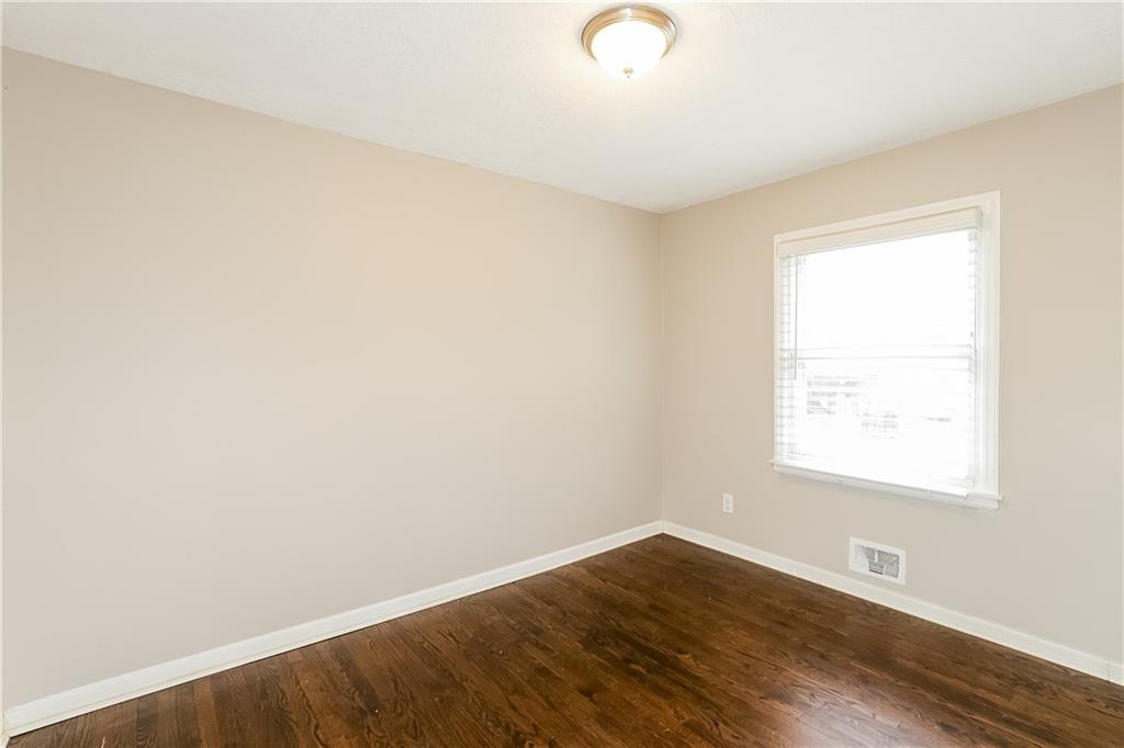 12518 E 49th Street Property Photo 8