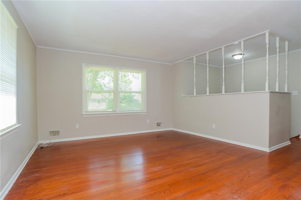 16016 E 37th Terrace Property Photo 3