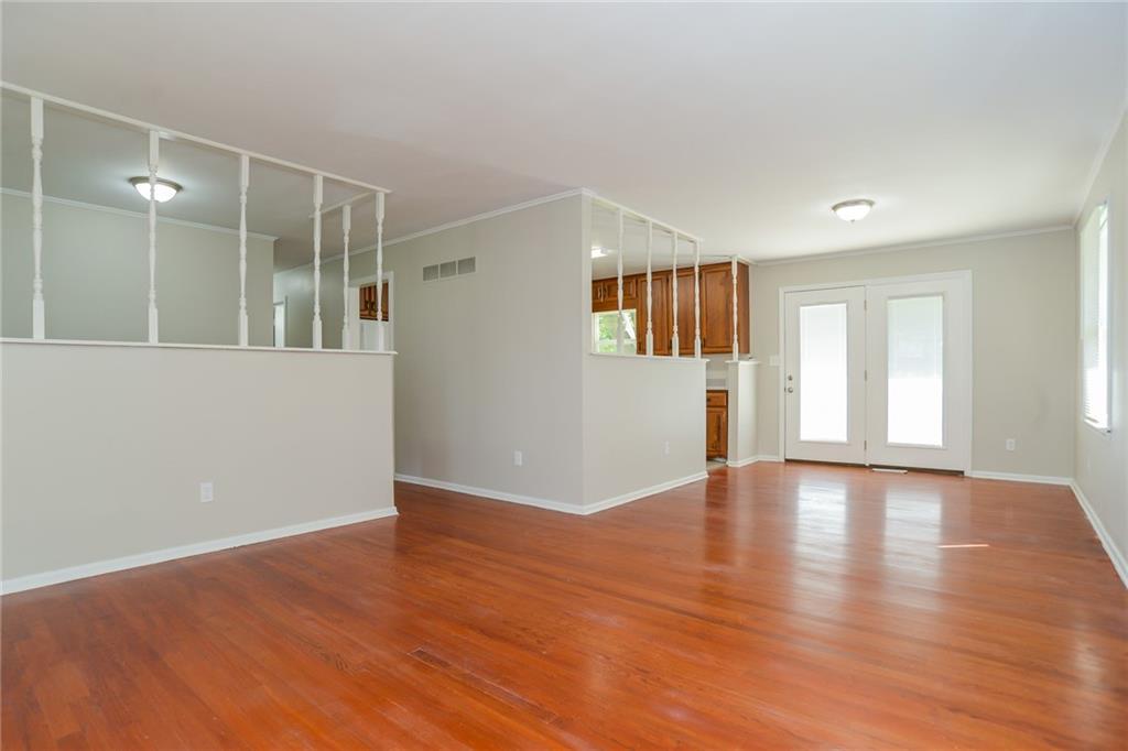 16016 E 37th Terrace Property Photo 4