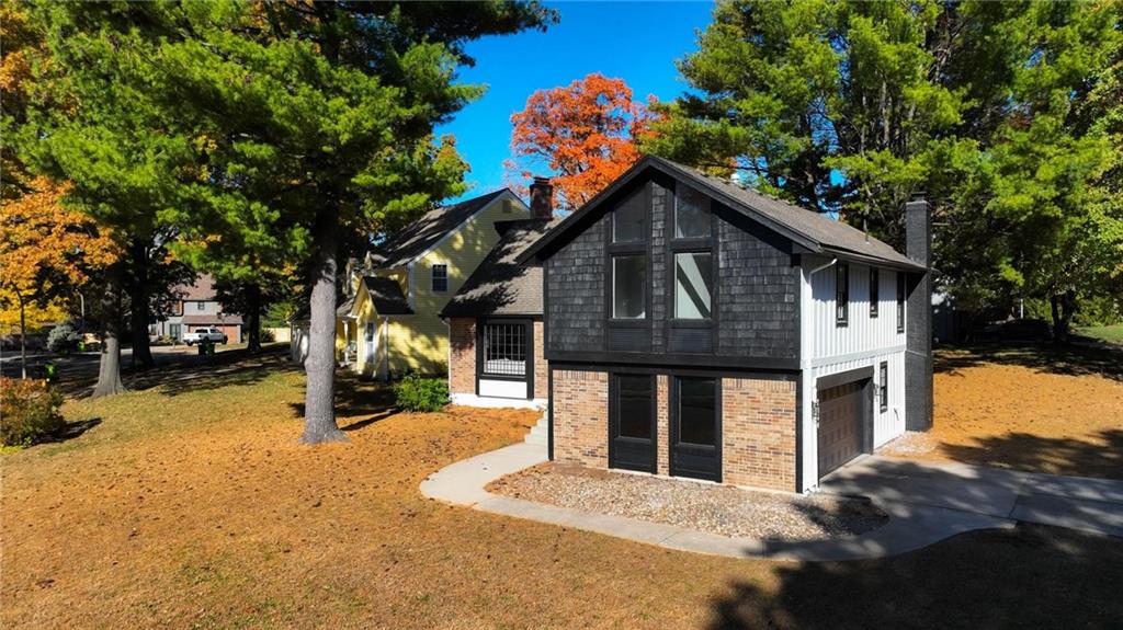 7904 Rosehill Road Property Photo 1