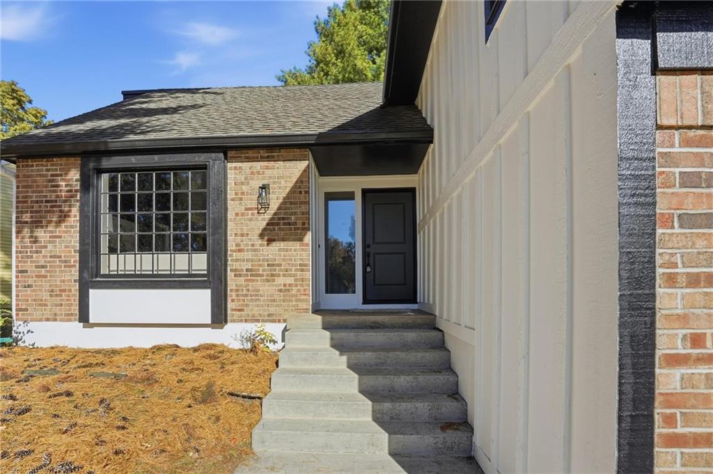 7904 Rosehill Road Property Photo 6