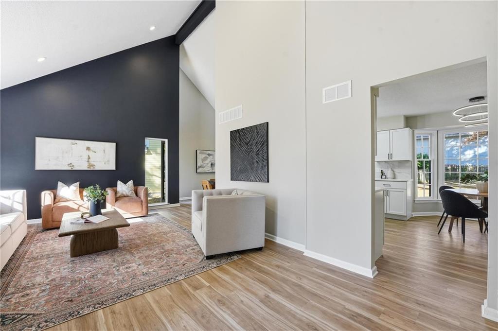 7904 Rosehill Road Property Photo 7