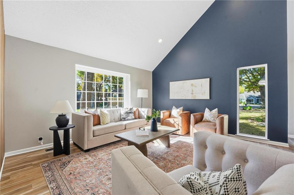 7904 Rosehill Road Property Photo 9