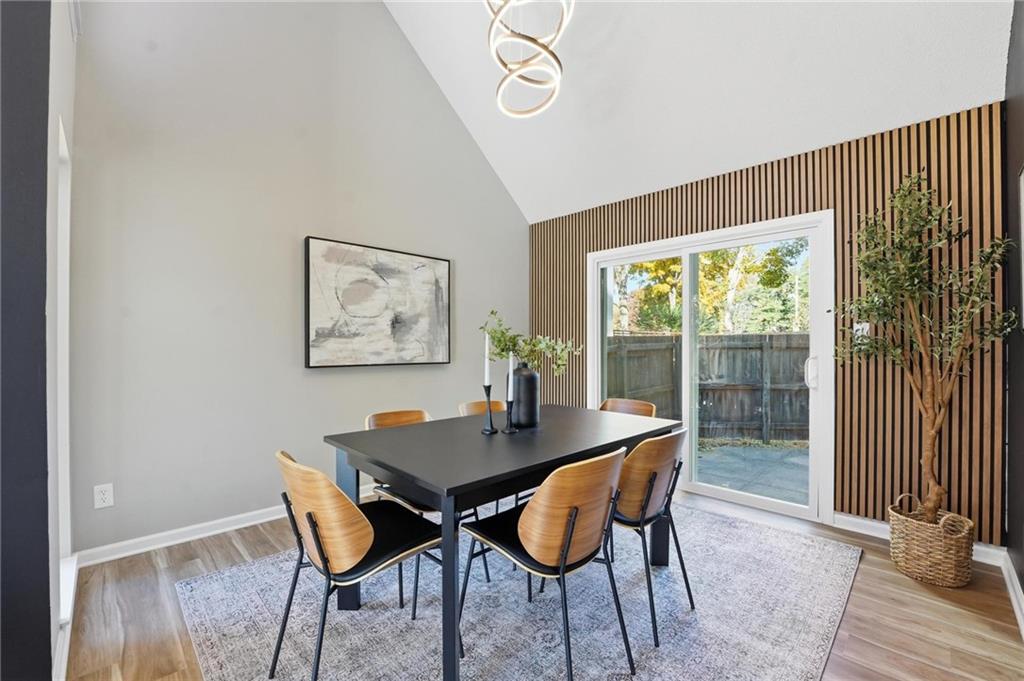 7904 Rosehill Road Property Photo 11