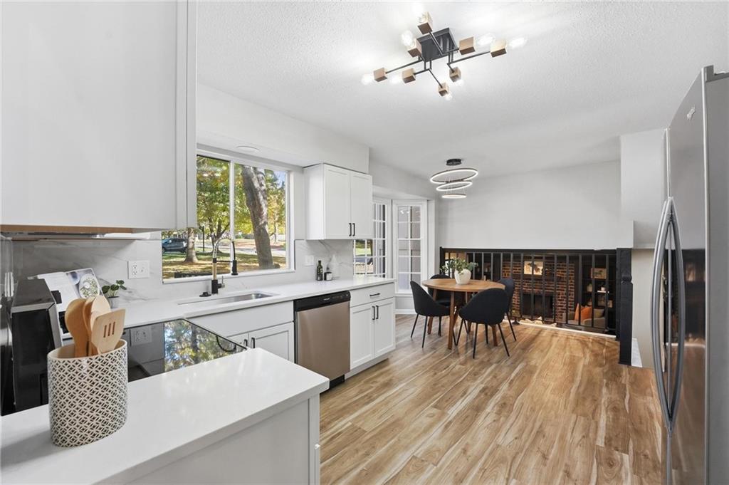 7904 Rosehill Road Property Photo 13