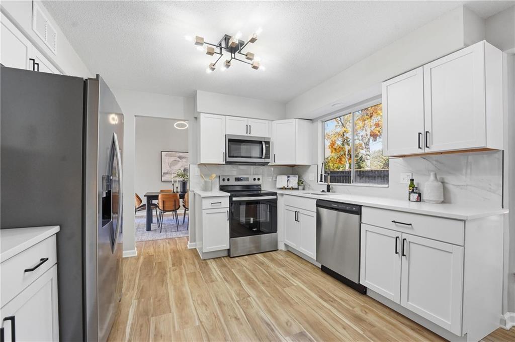 7904 Rosehill Road Property Photo 15