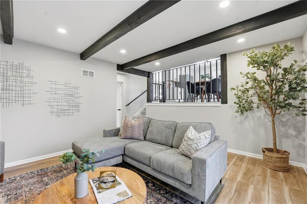 7904 Rosehill Road Property Photo 18