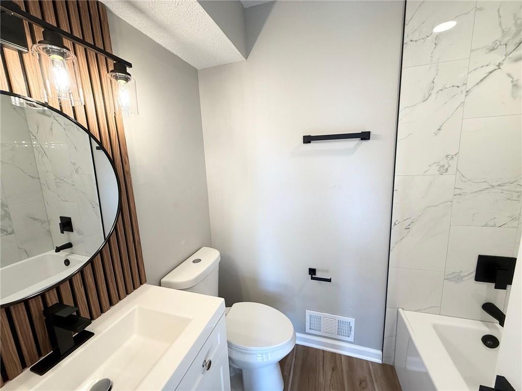 7904 Rosehill Road Property Photo 34