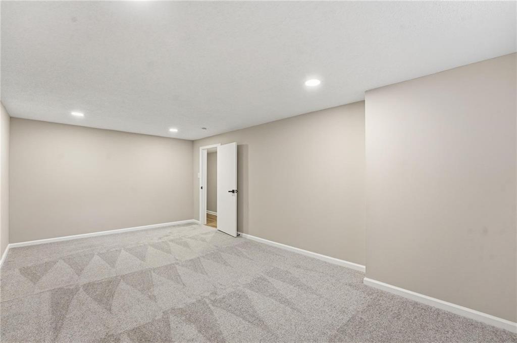 7904 Rosehill Road Property Photo 39