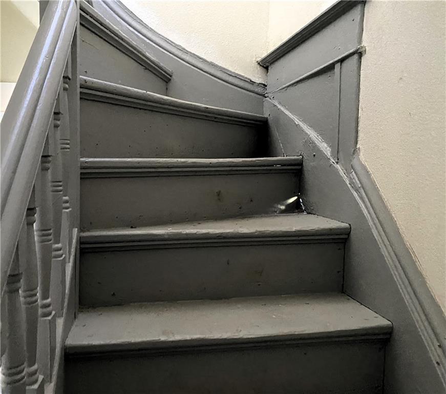 112-114 W Franklin Street Property Photo 10