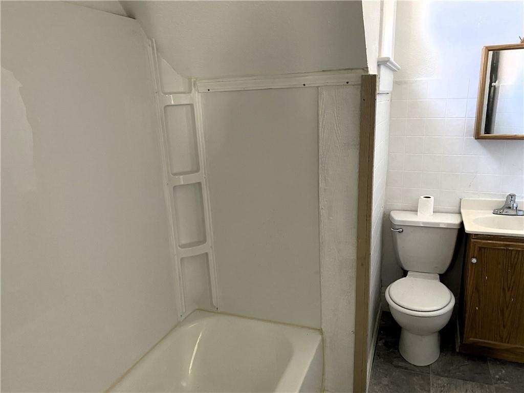 112-114 W Franklin Street Property Photo 13