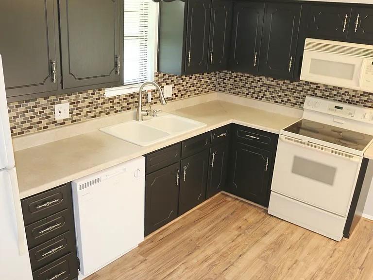 200 Ne Knox Street Property Photo 2