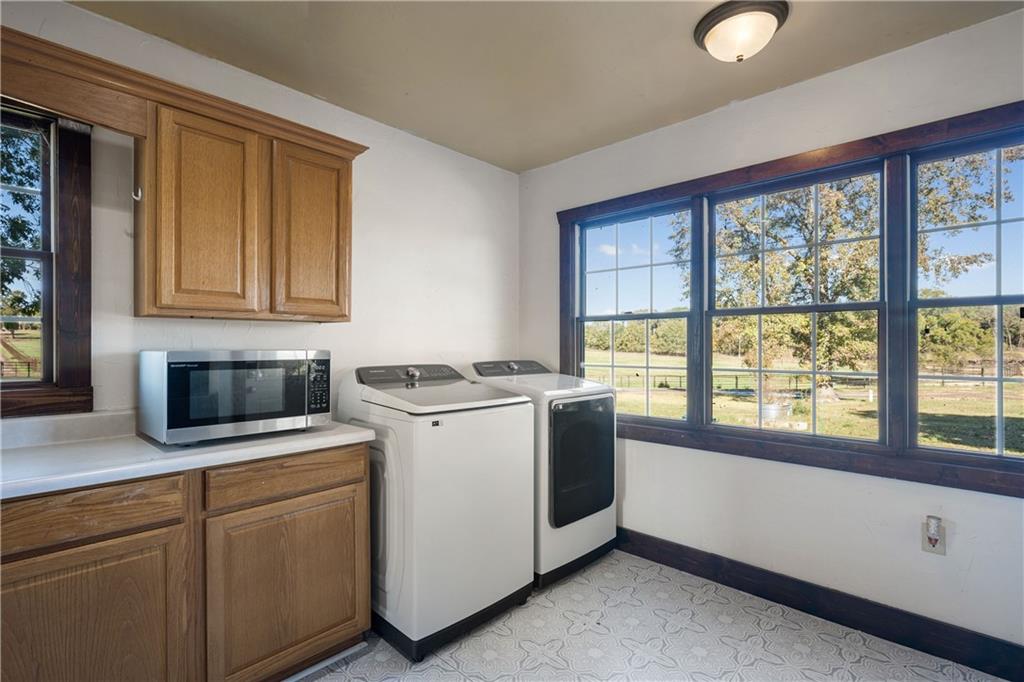 2815 W 7th Street Property Photo 6