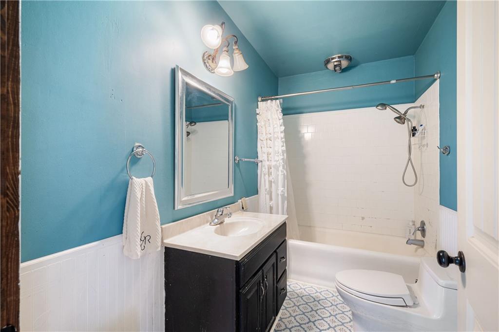 2815 W 7th Street Property Photo 9