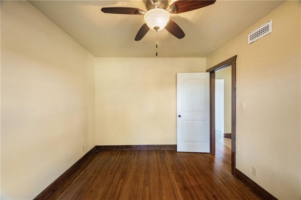 2815 W 7th Street Property Photo 10