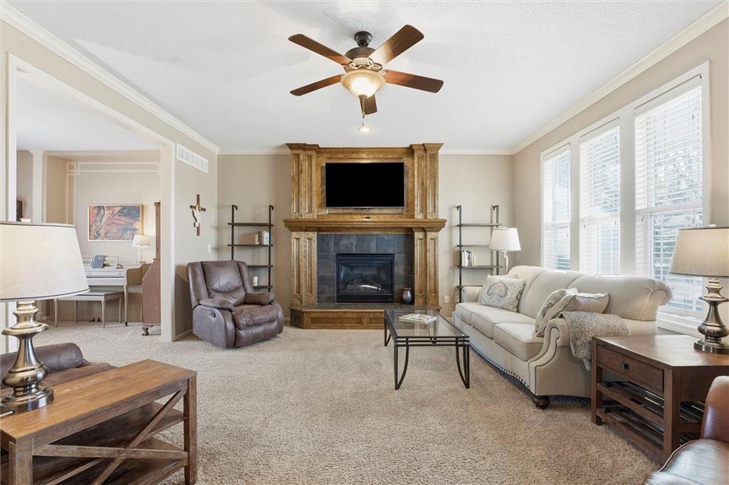 10206 Theden Circle Property Photo 6