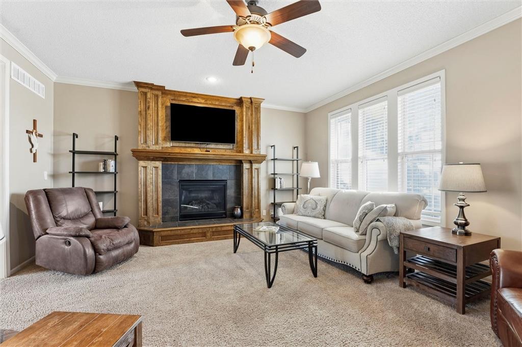 10206 Theden Circle Property Photo 7