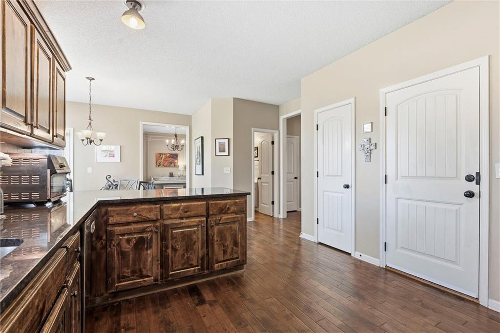 10206 Theden Circle Property Photo 18