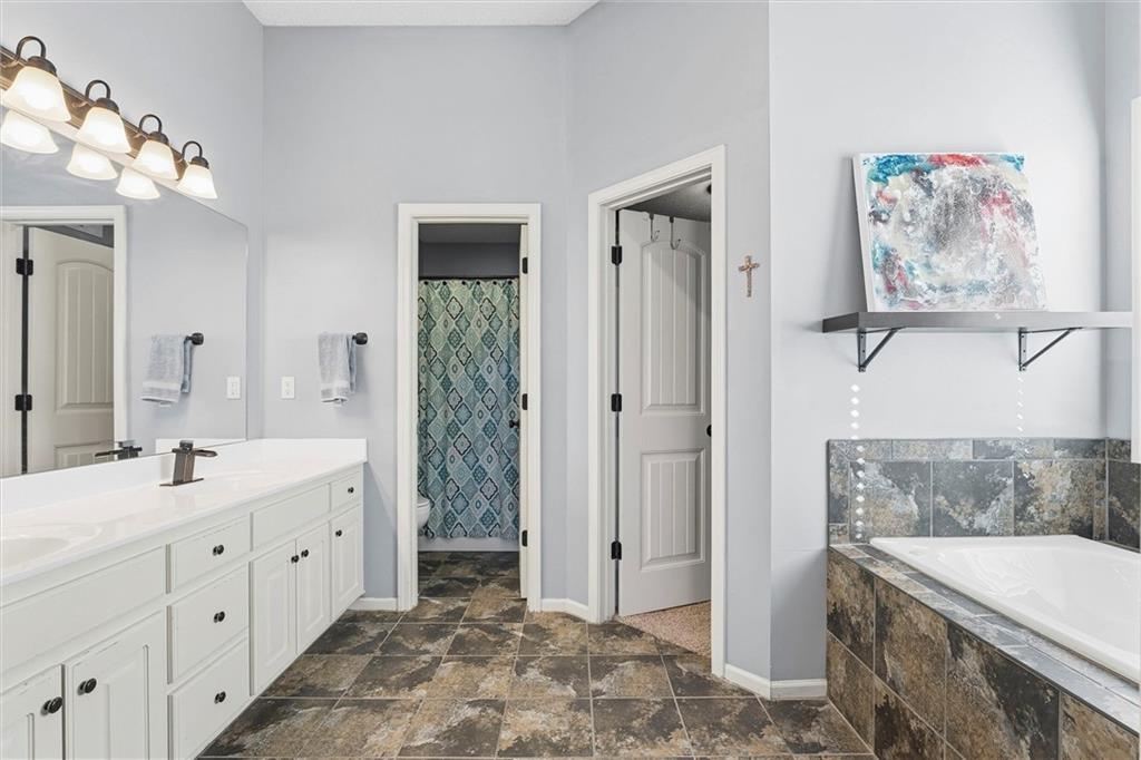 10206 Theden Circle Property Photo 24