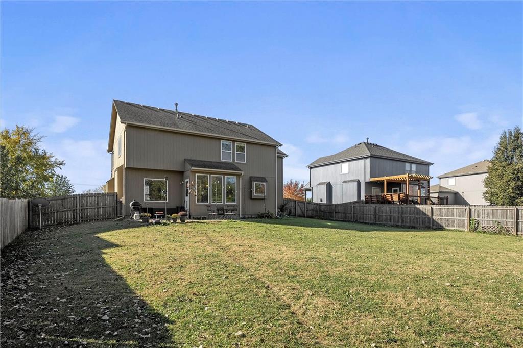 10206 Theden Circle Property Photo 34