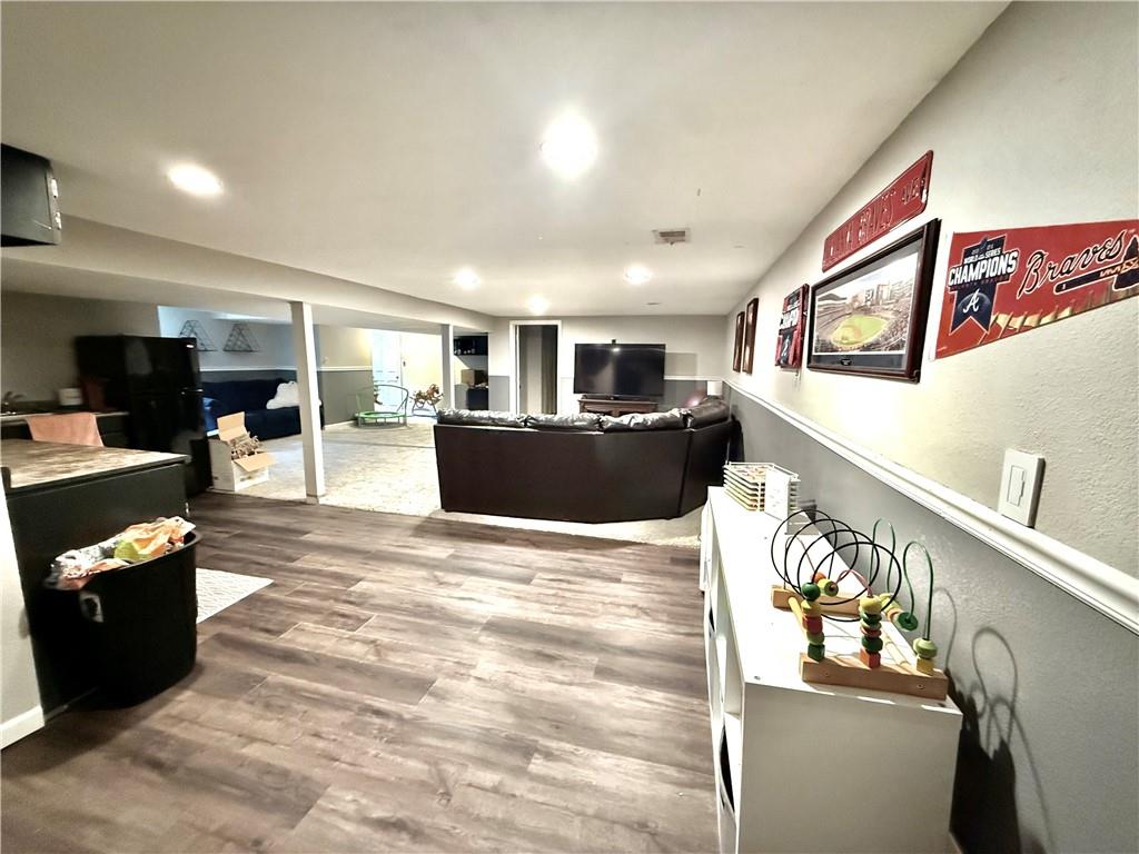 955 S Walnut Street Property Photo 16