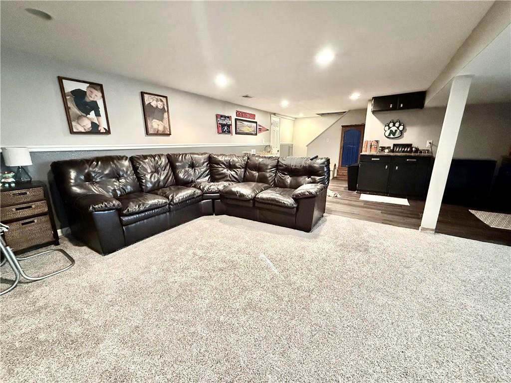 955 S Walnut Street Property Photo 17