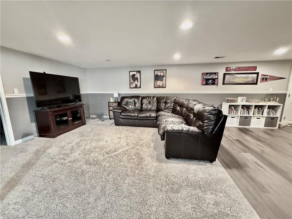 955 S Walnut Street Property Photo 18