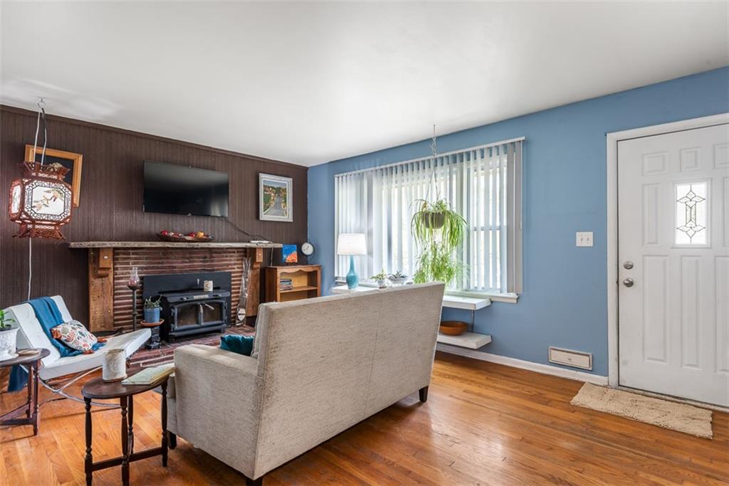 6720 Hadley Lane Property Photo 5