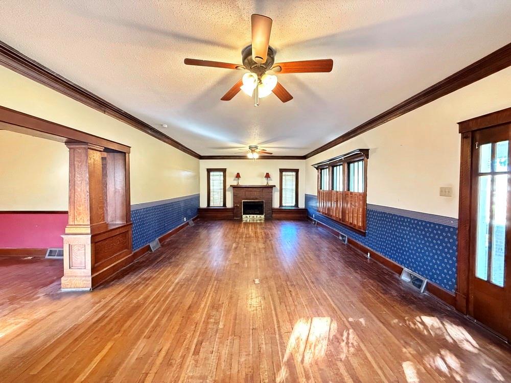 400 S Main Street Property Photo 10