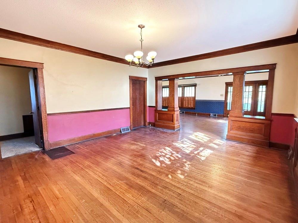 400 S Main Street Property Photo 17