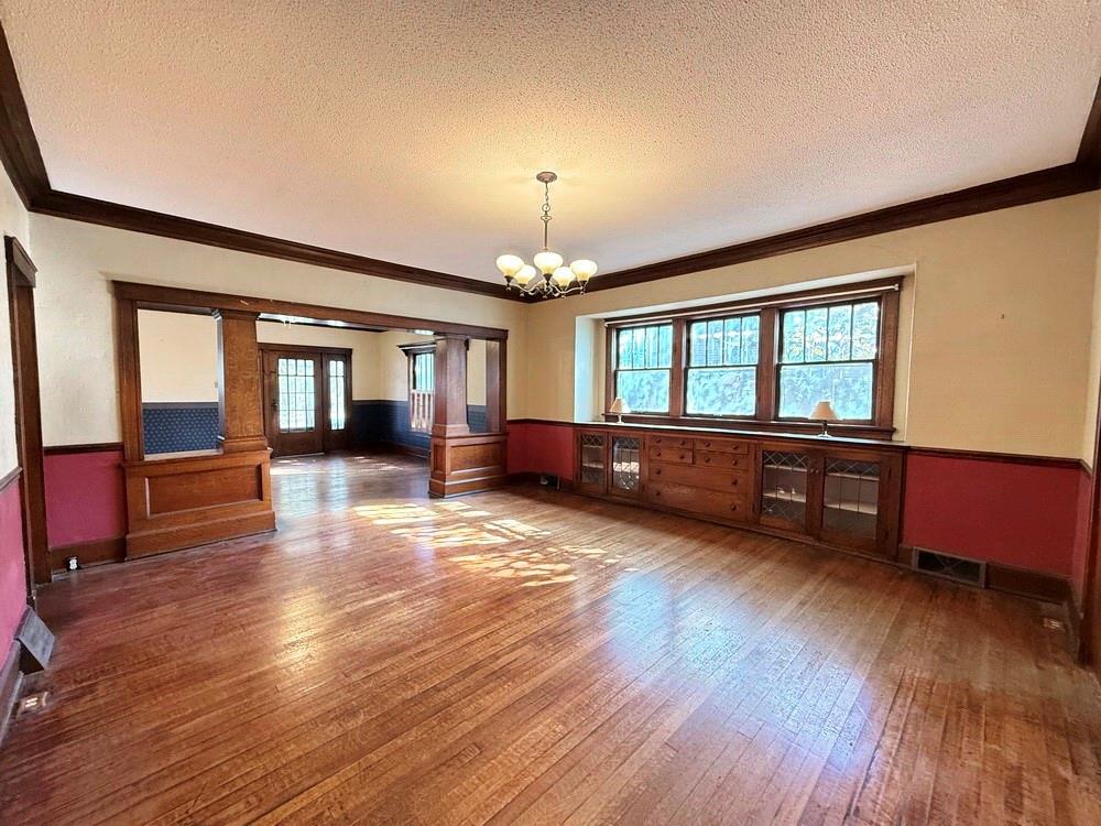 400 S Main Street Property Photo 18