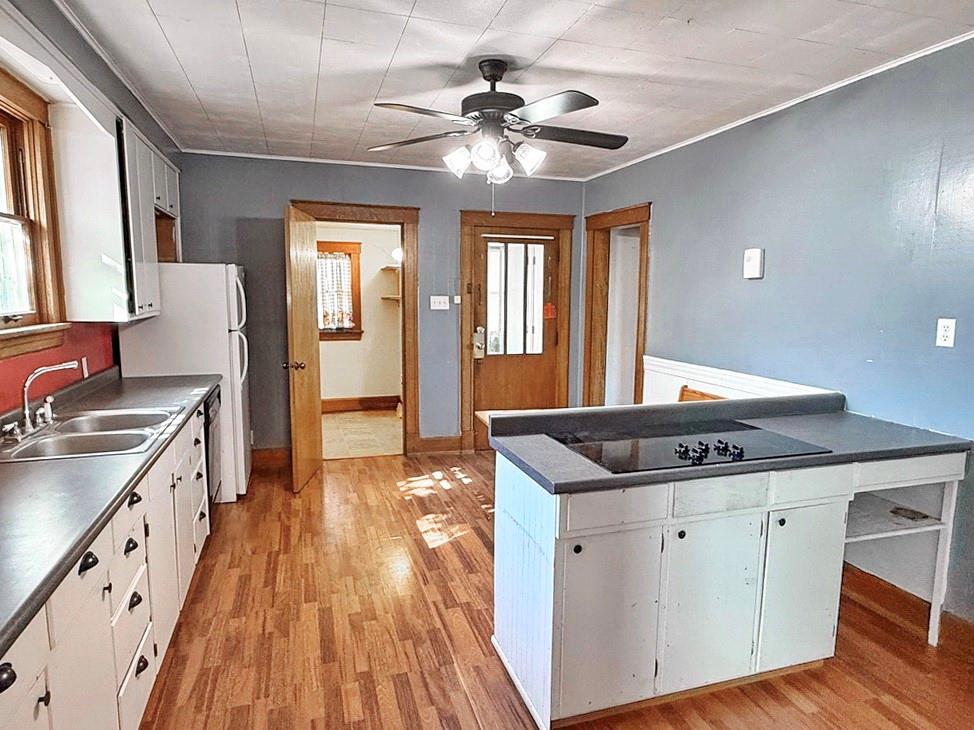 400 S Main Street Property Photo 22