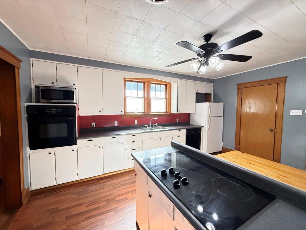 400 S Main Street Property Photo 23