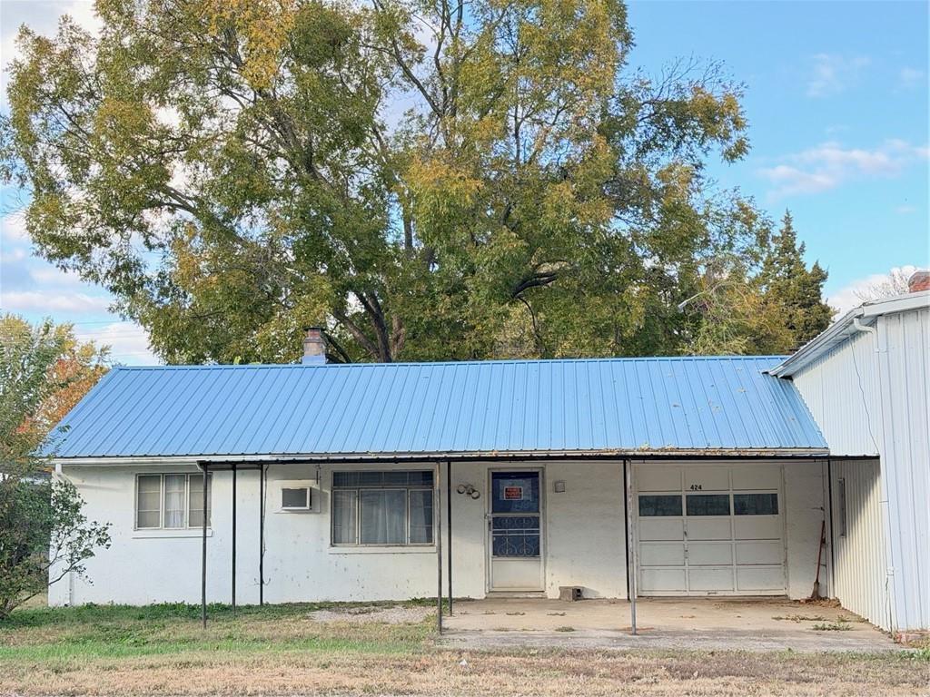 424 E Walnut Street Property Photo 2