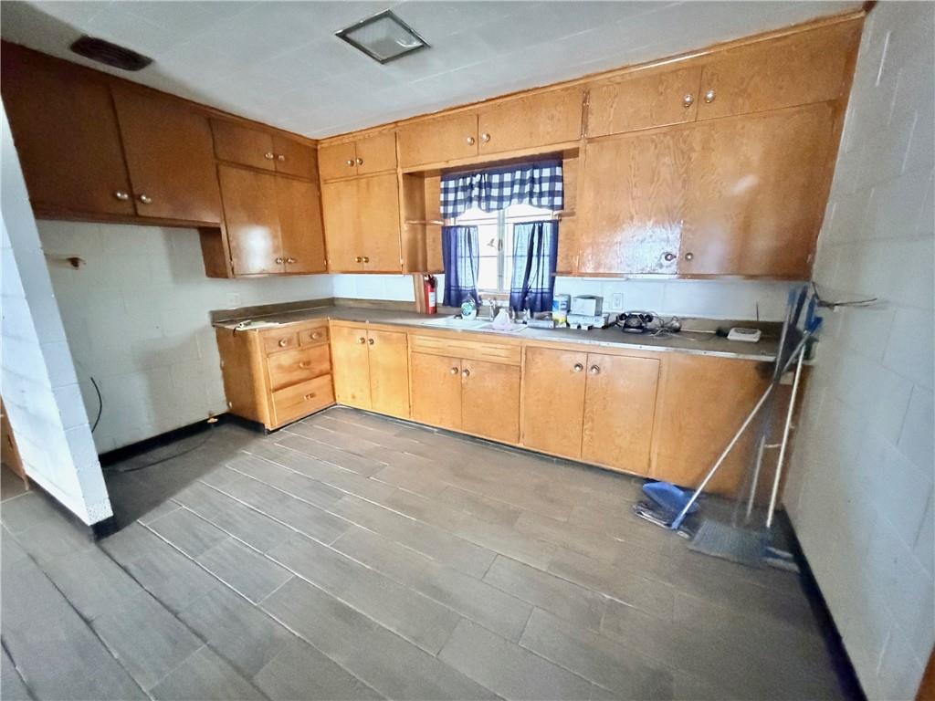 424 E Walnut Street Property Photo 6