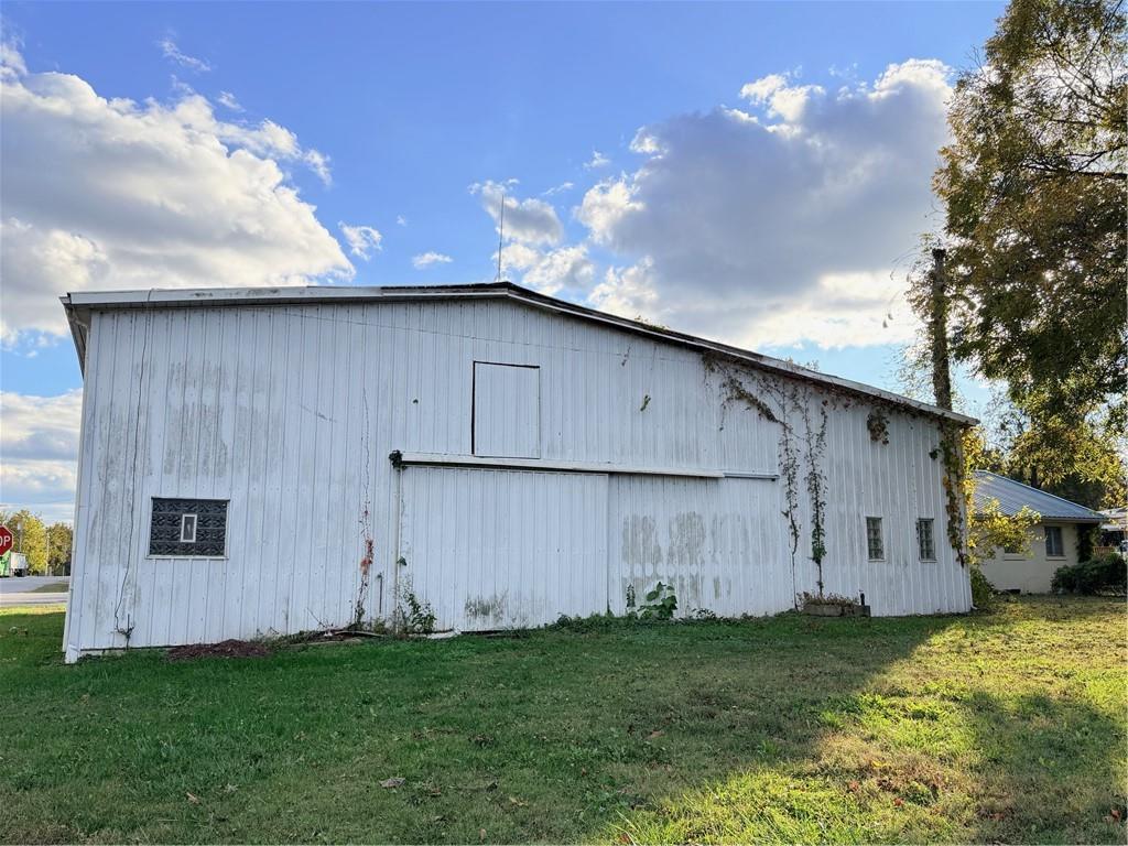 424 E Walnut Street Property Photo 16