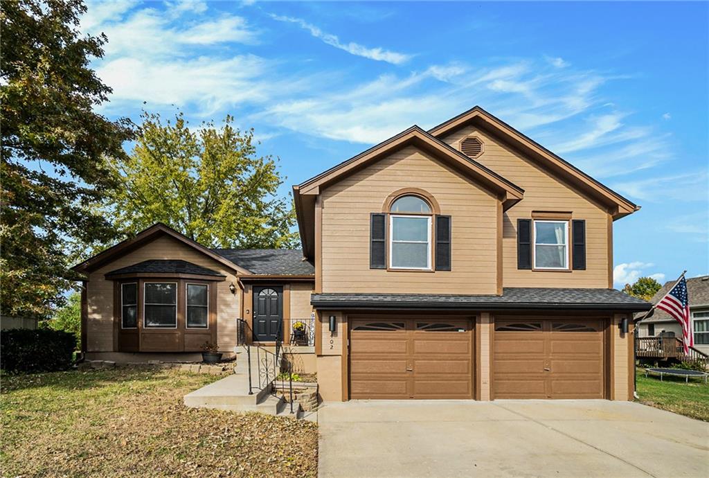 402 W 10th Street Property Photo 1