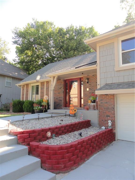 519 Lancelot Drive Property Photo 2