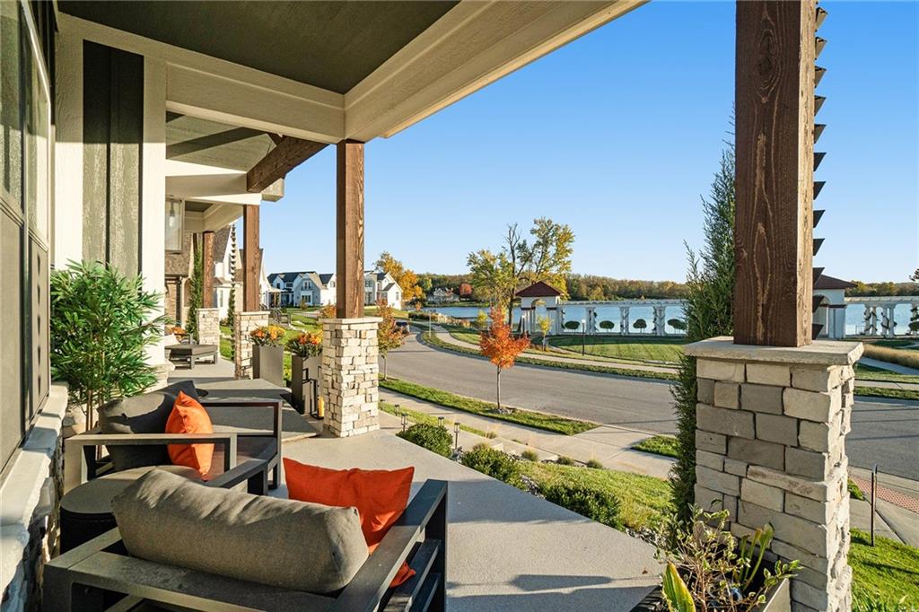 3238 Sw Pergola Park Drive Property Photo 3