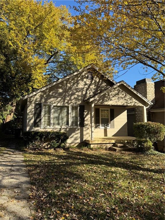 1908 W 47th Terrace Property Photo 1