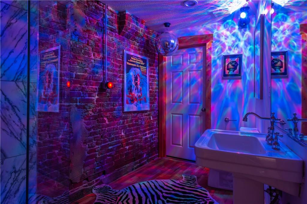 1600 Locust Street Property Photo 6