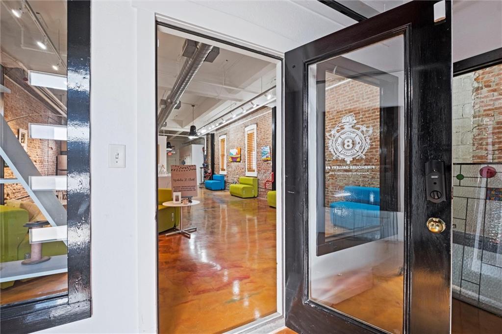 1600 Locust Street Property Photo 8